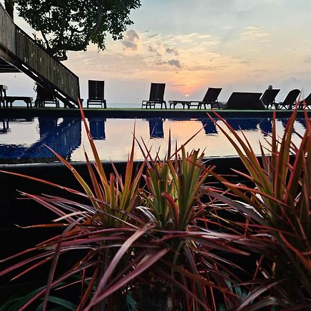 Sunsethouse Lombok Hotel Mangsit Exterior foto