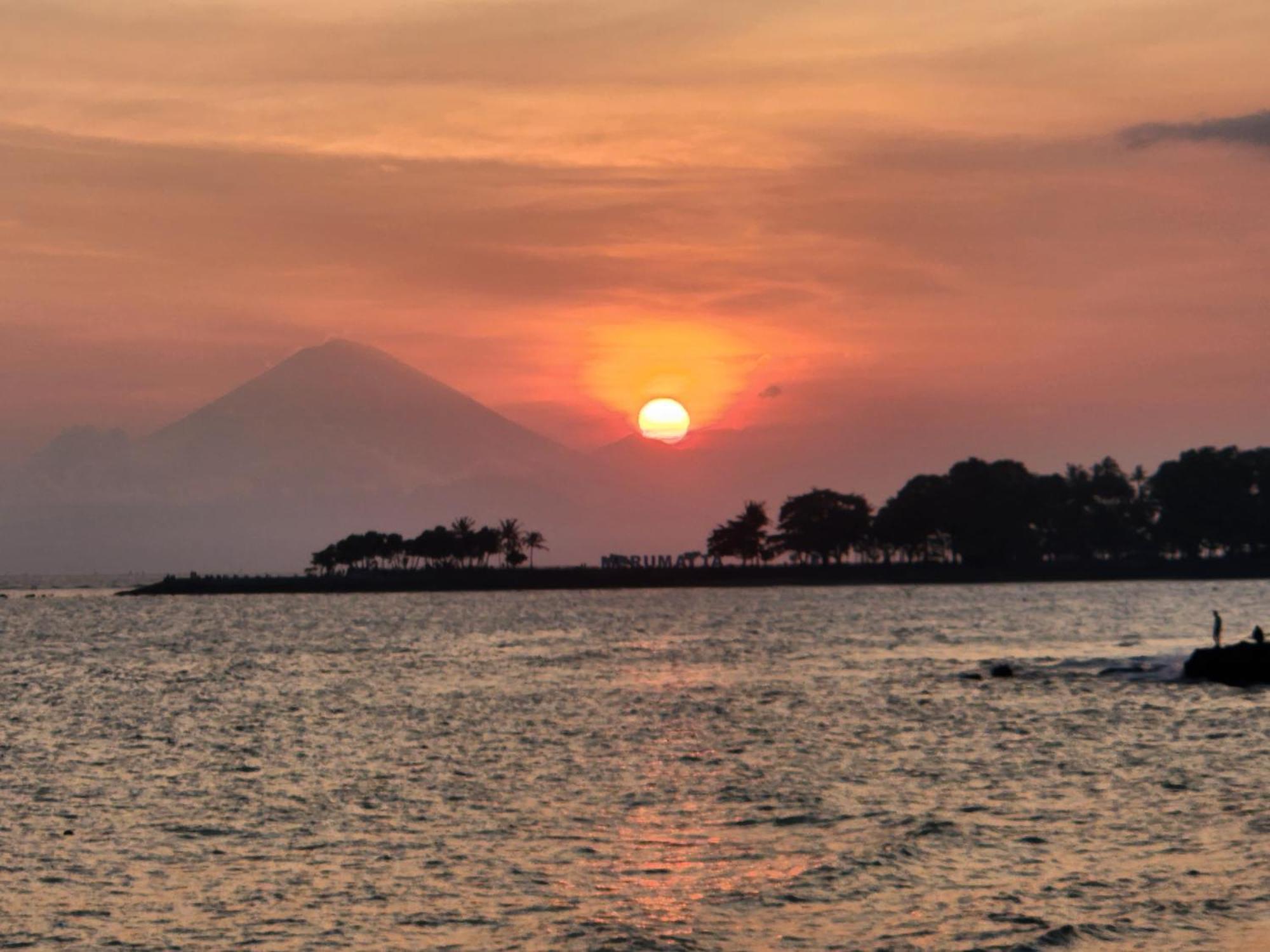 Sunsethouse Lombok Hotel Mangsit Exterior foto