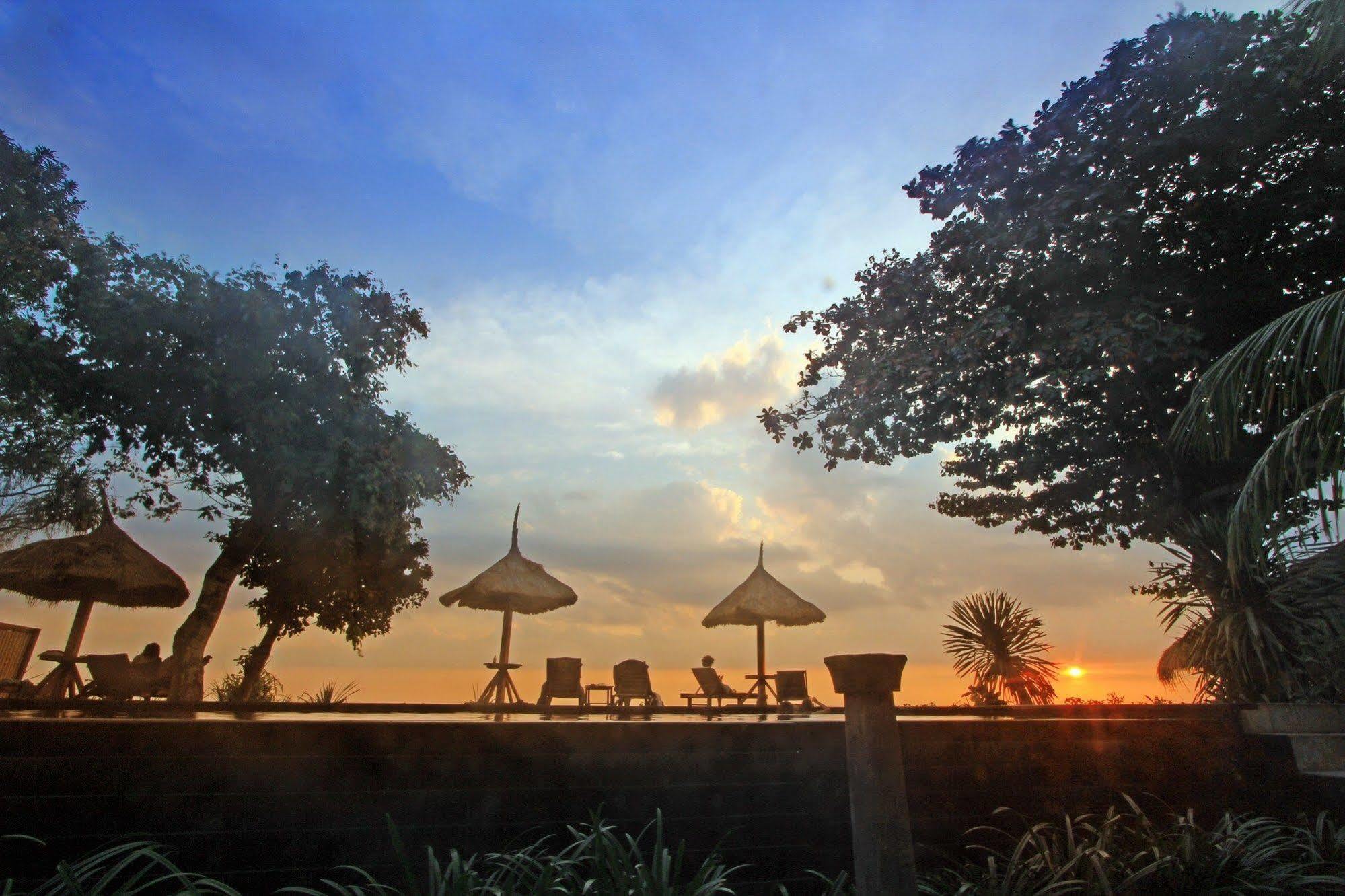 Sunsethouse Lombok Hotel Mangsit Exterior foto