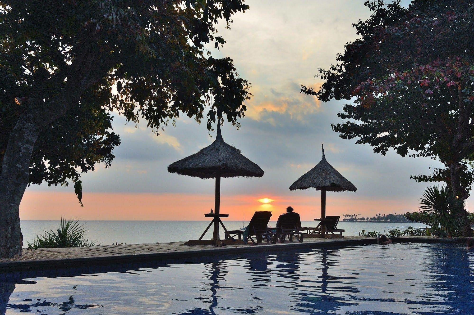 Sunsethouse Lombok Hotel Mangsit Exterior foto